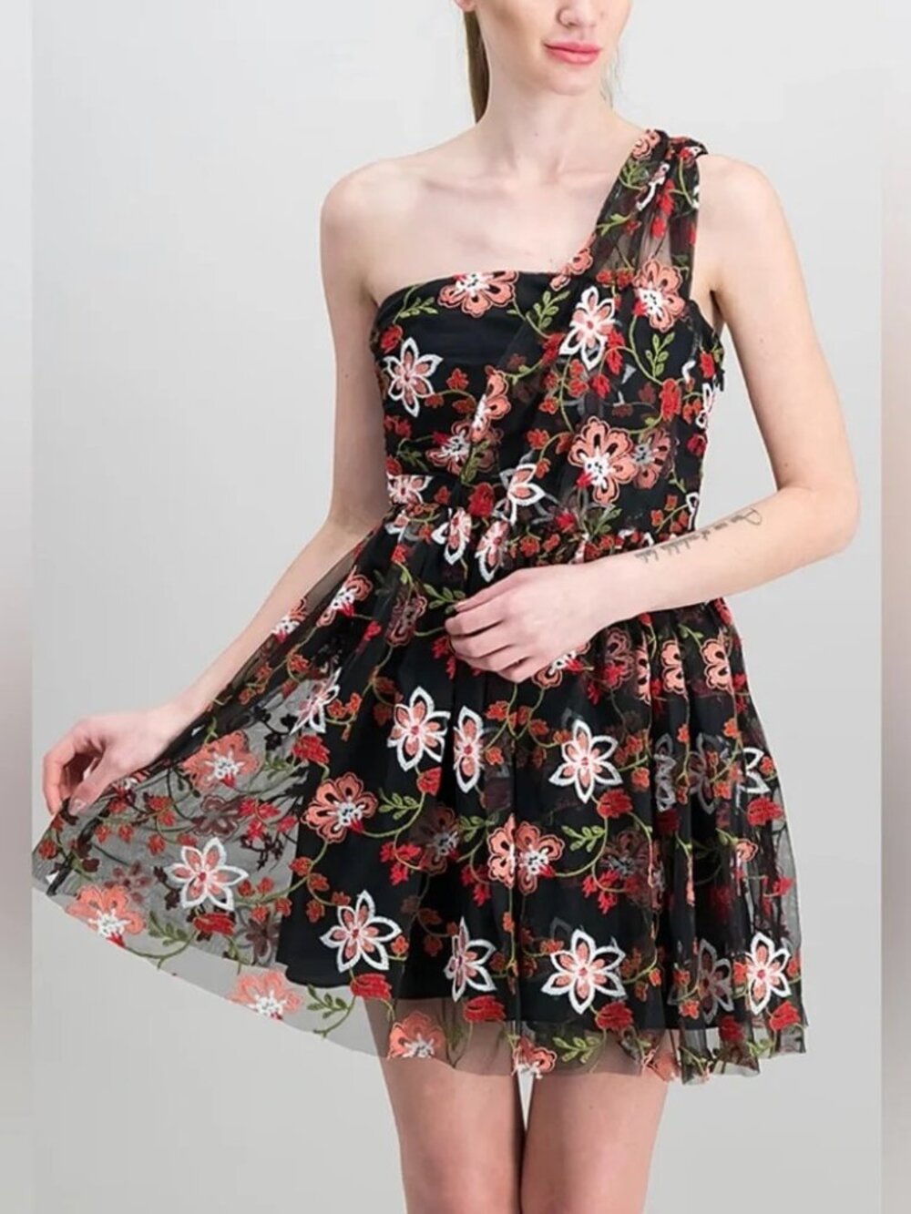 BCBGeneration One Shoulder mesh fabric Floral Embroidered Cocktail Dress size 12